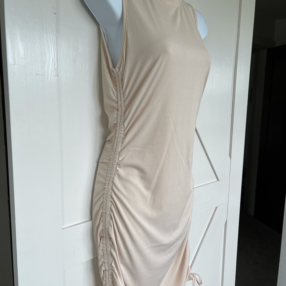 Beige mini dress - Picture 5 of 6